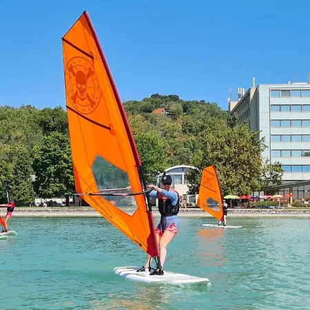 Club Szálloda 4*