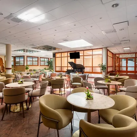 Club Szálloda 4*
