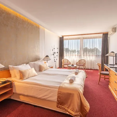 Szálloda Club 4*
